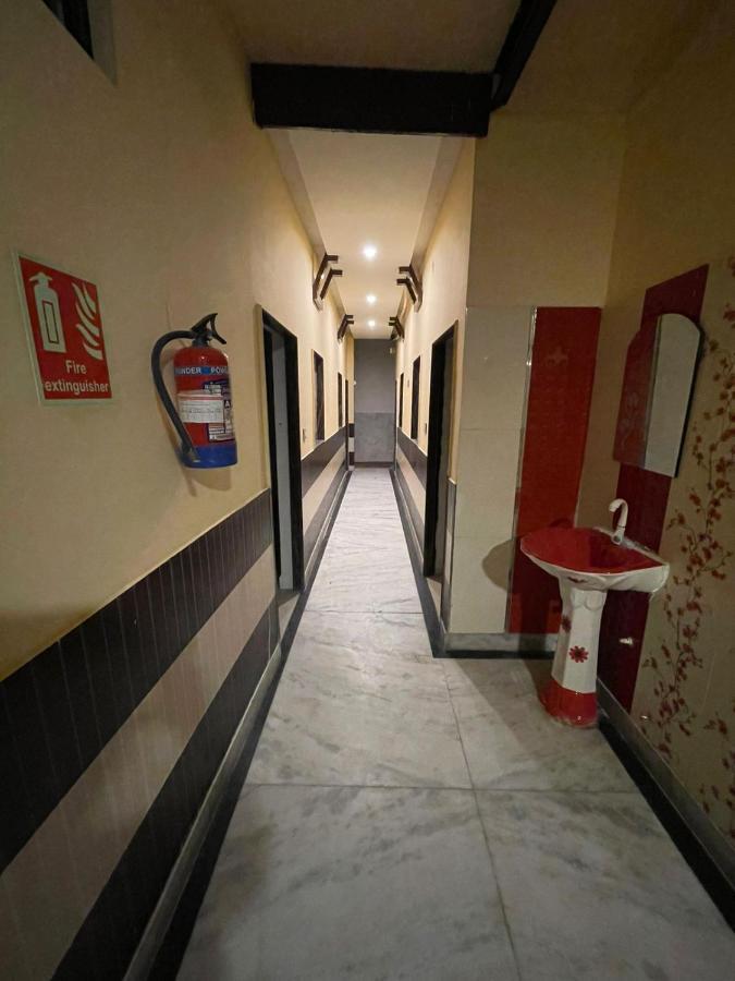 Travel Monkey Hostel Agra  Kültér fotó